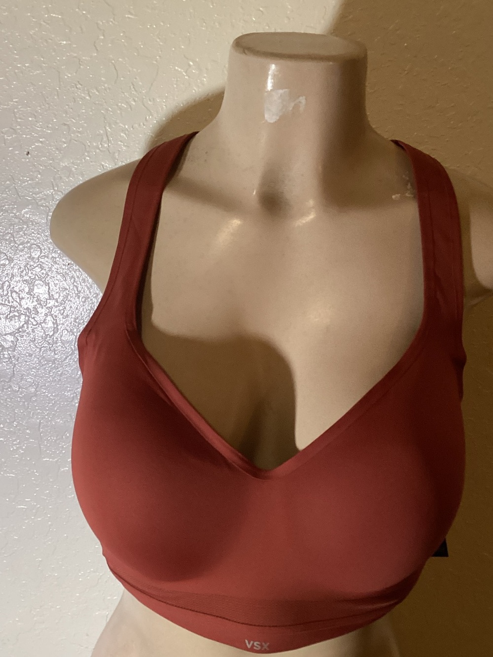 VSX Seamless V-Neck Sports Bra in Rust Red